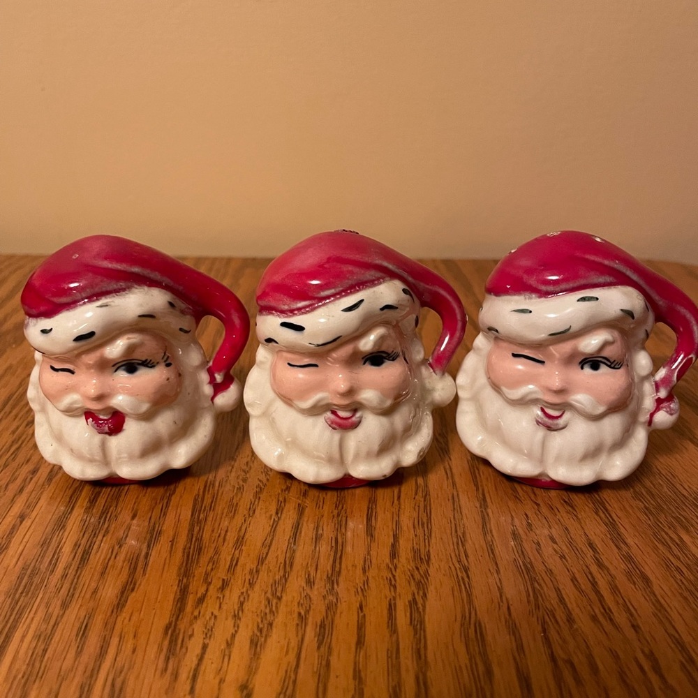 Set of 3 winking vintage salt and pepper Santa Clauses